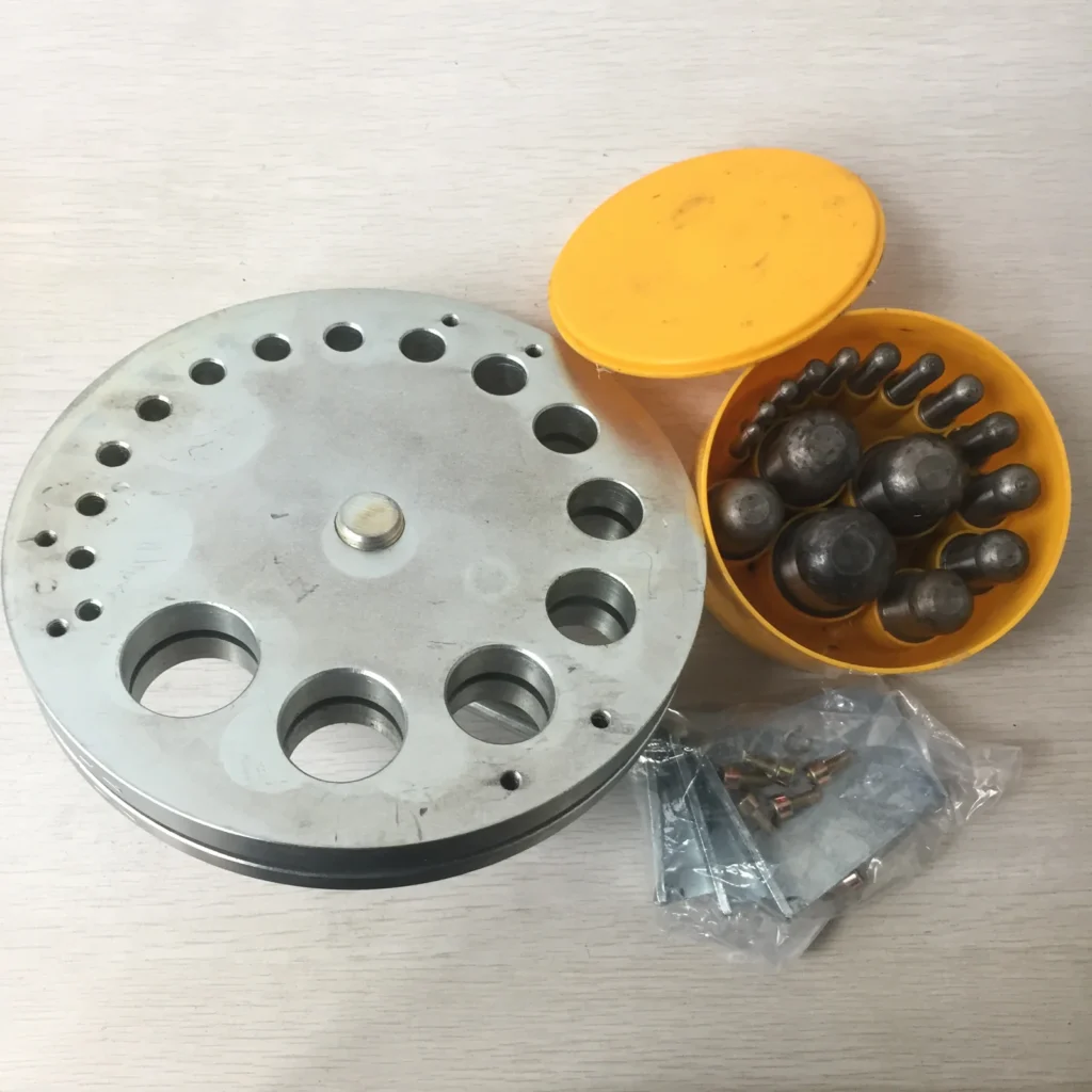 Gasket punch set and circular tooling components